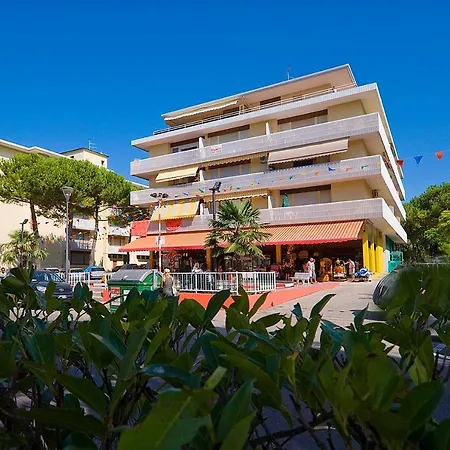 Apartamento Sanian, In A Quiet Area Of Bibione, Within Walking Distance Of Shops, Restaurants And The Bibione