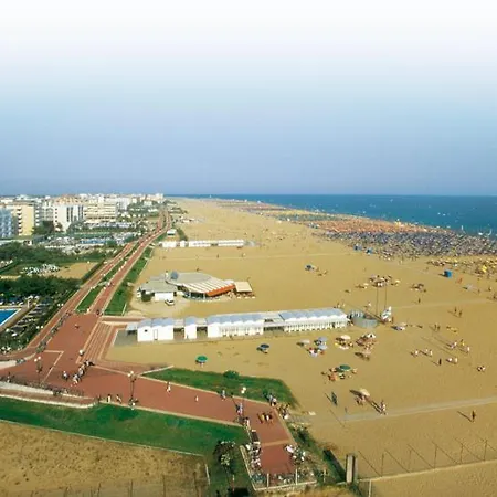 Apartamento Sanian, In A Quiet Area Of Bibione, Within Walking Distance Of Shops, Restaurants And The